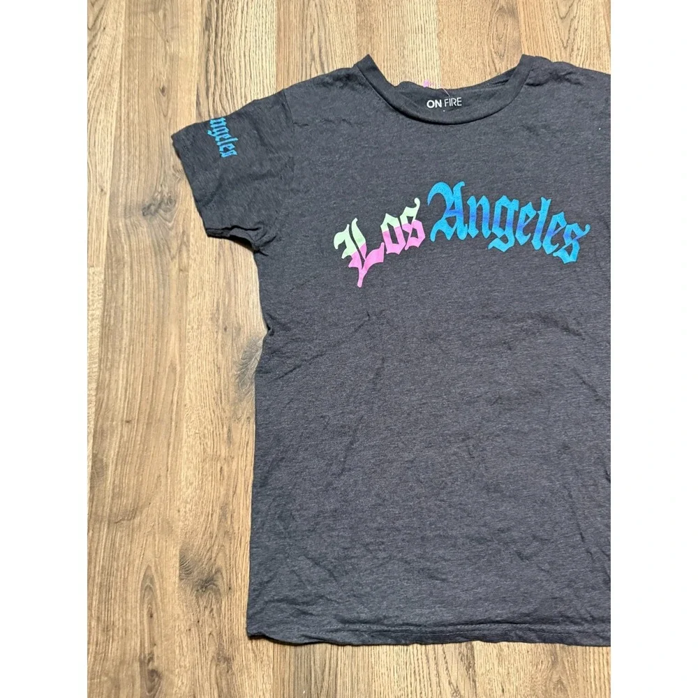 On Fire Shirt Women's Size Large, Gray, Los Angeles Graphic Print - Picture 3 of 9